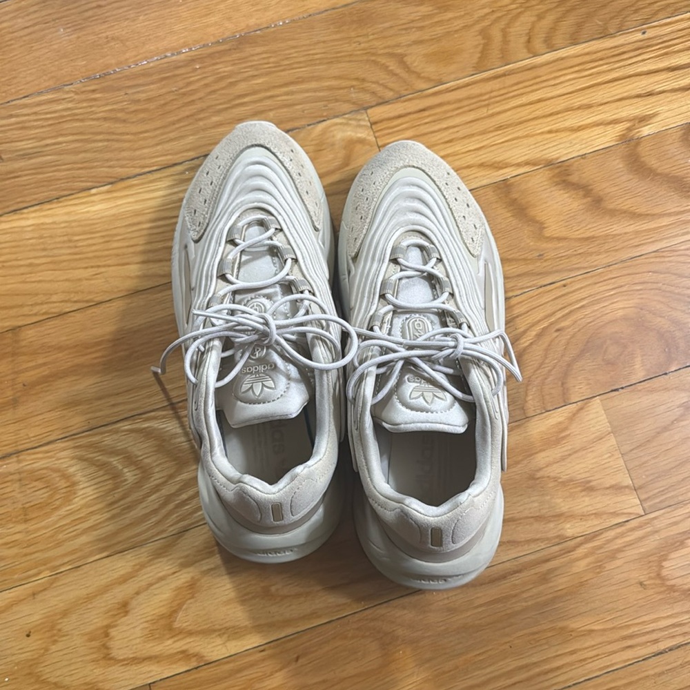 Adidas - Picture 2 of 3